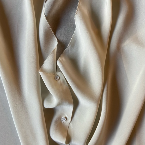 WILFRED. 100% Silk. Size Medium. Color: Ivory. - Picture 6 of 8
